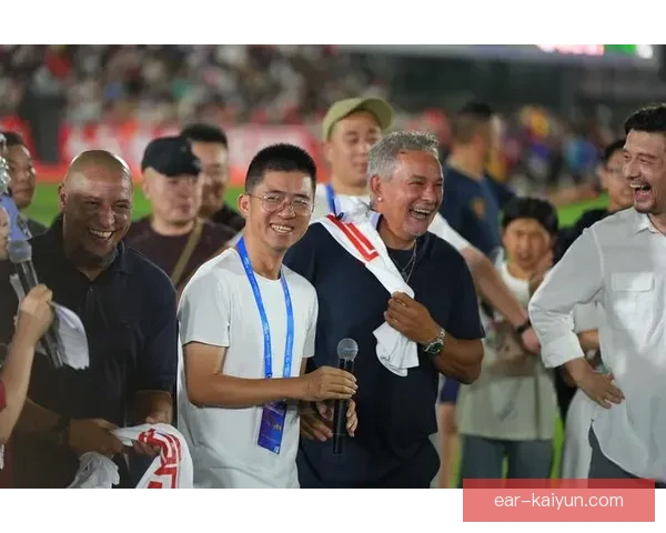 足球明星经典时刻激发球迷热情，展示足球魅力与历史。